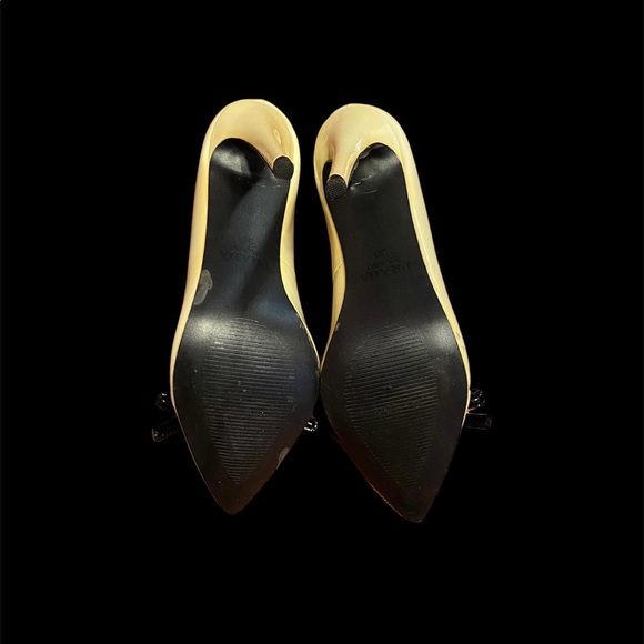 Prada Patent Leather Heels Never Worn - Picture 6 of 6
